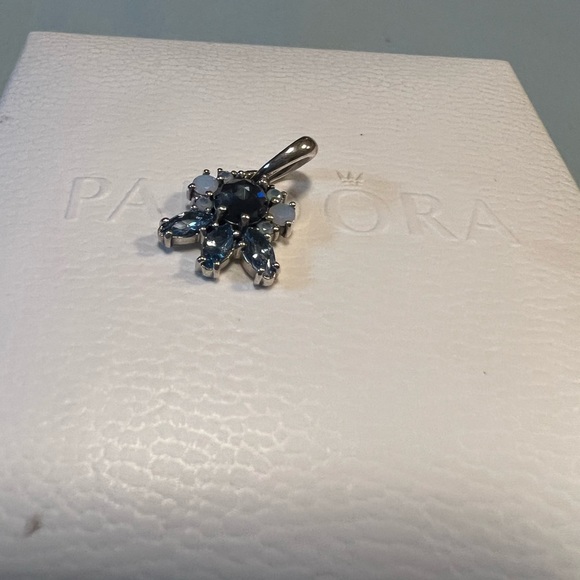 Pandora Necklace Pendant - Picture 3 of 7